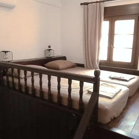 Christina's White House * Alinda (Leros)